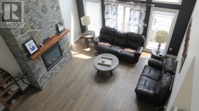 22 Lakeside Drive thumbnail 19