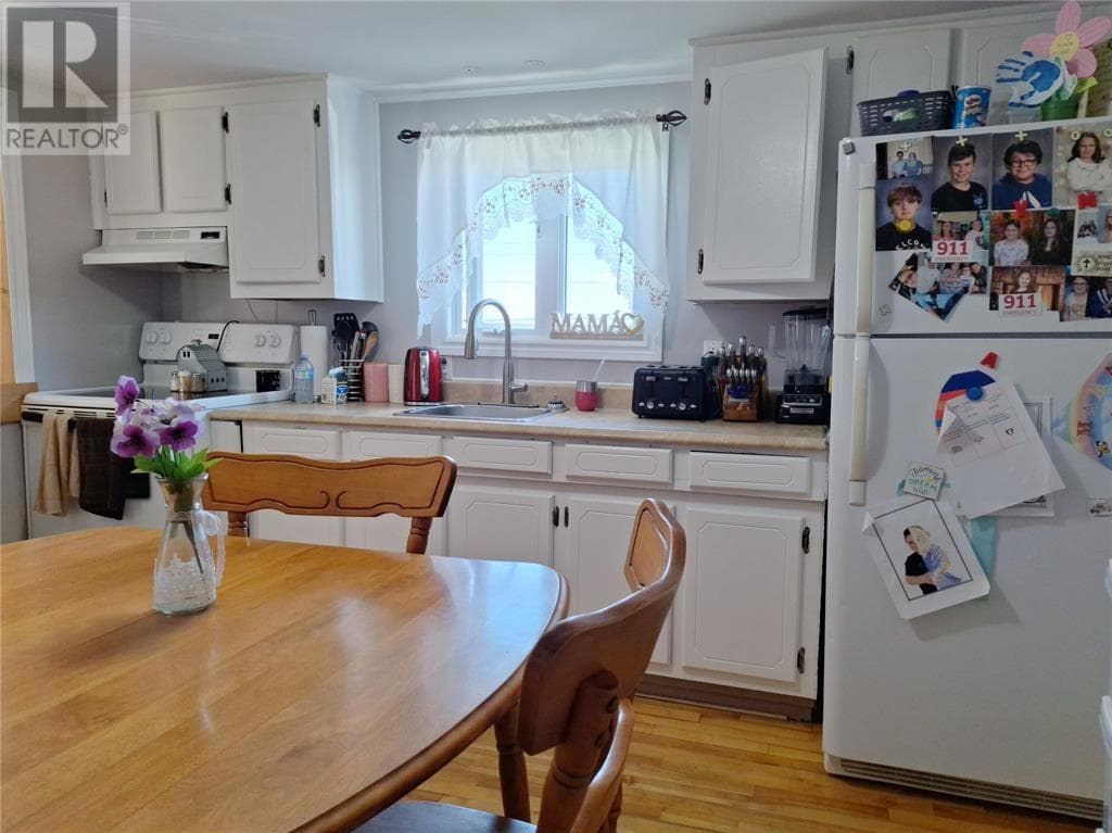 688 Oceanview Drive thumbnail 18