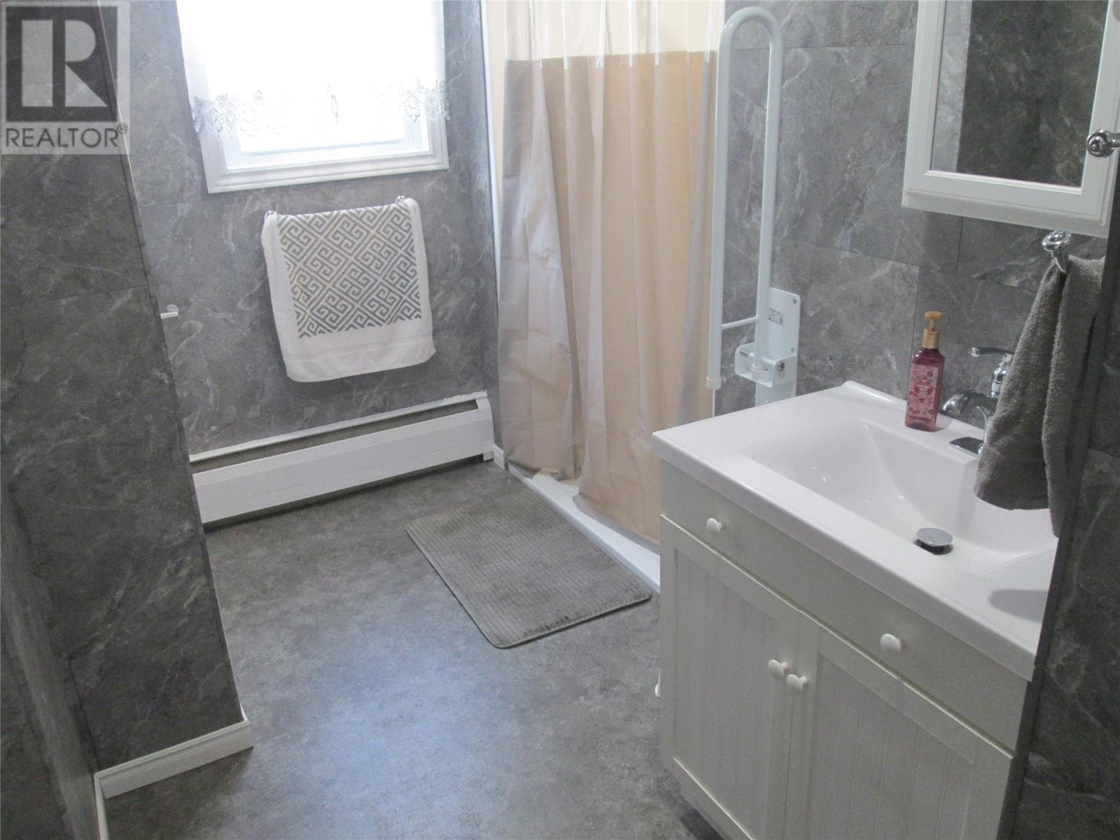 160 Goodyear Avenue thumbnail 19