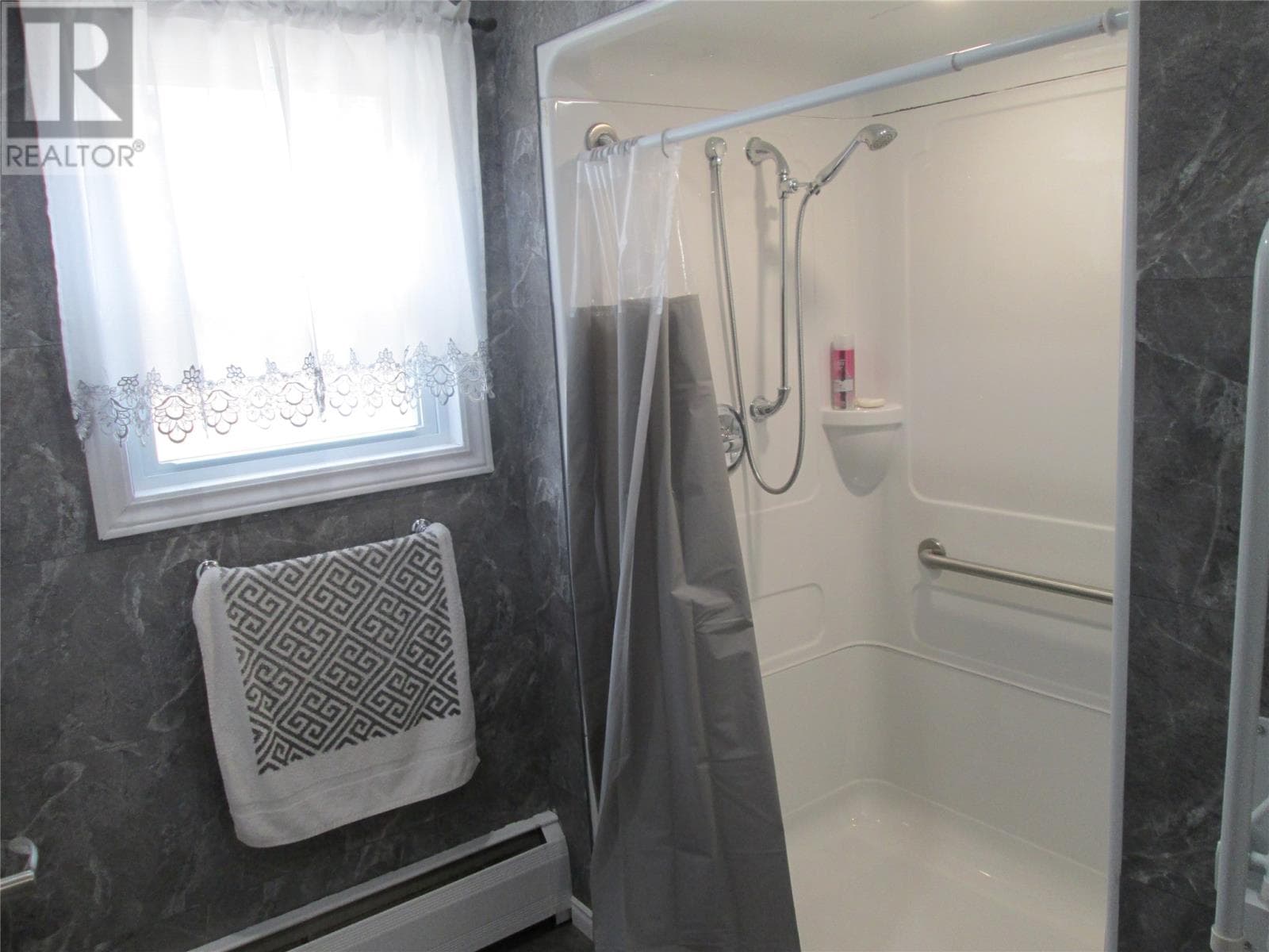 160 Goodyear Avenue thumbnail 20