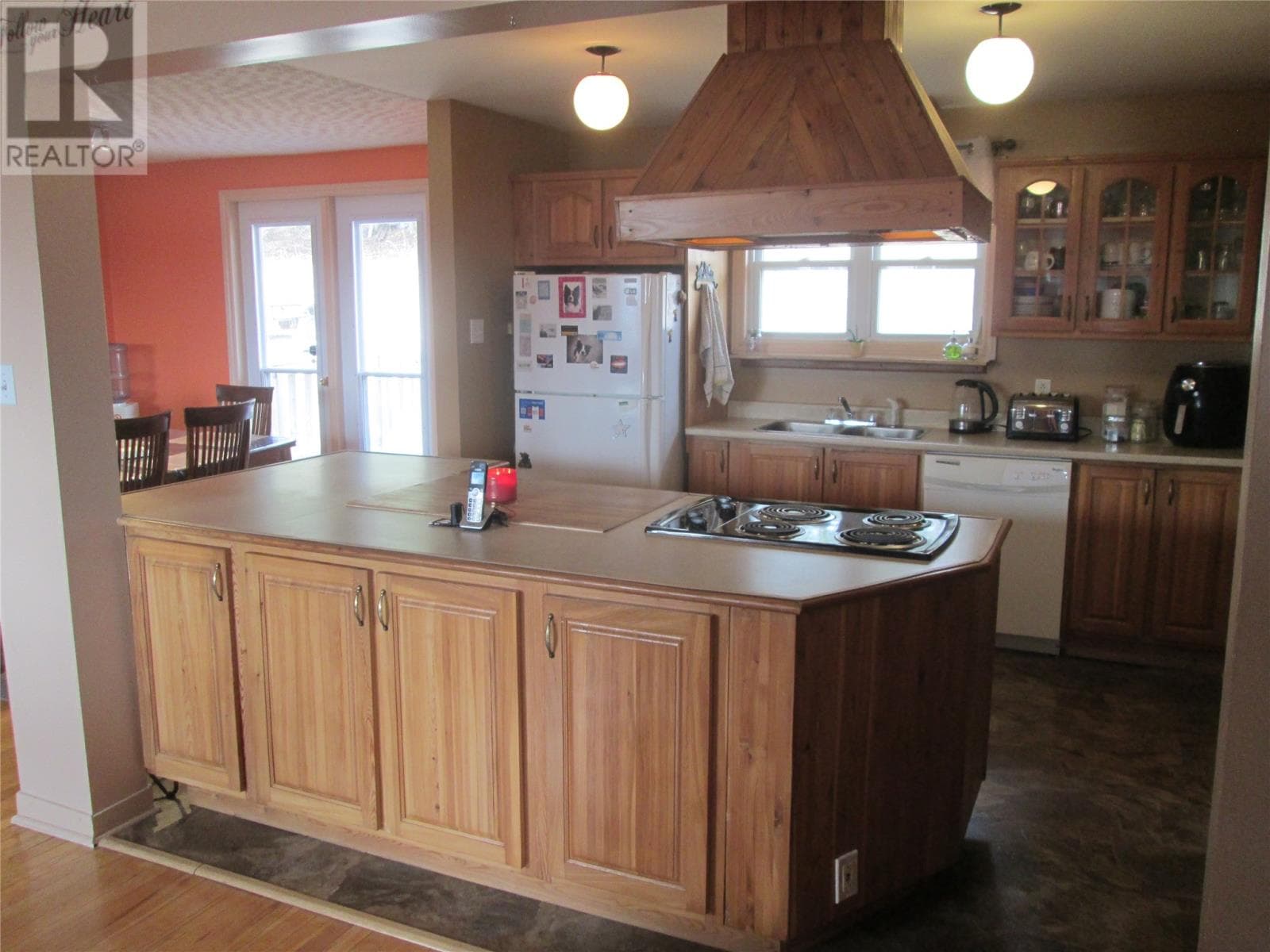 160 Goodyear Avenue thumbnail 7