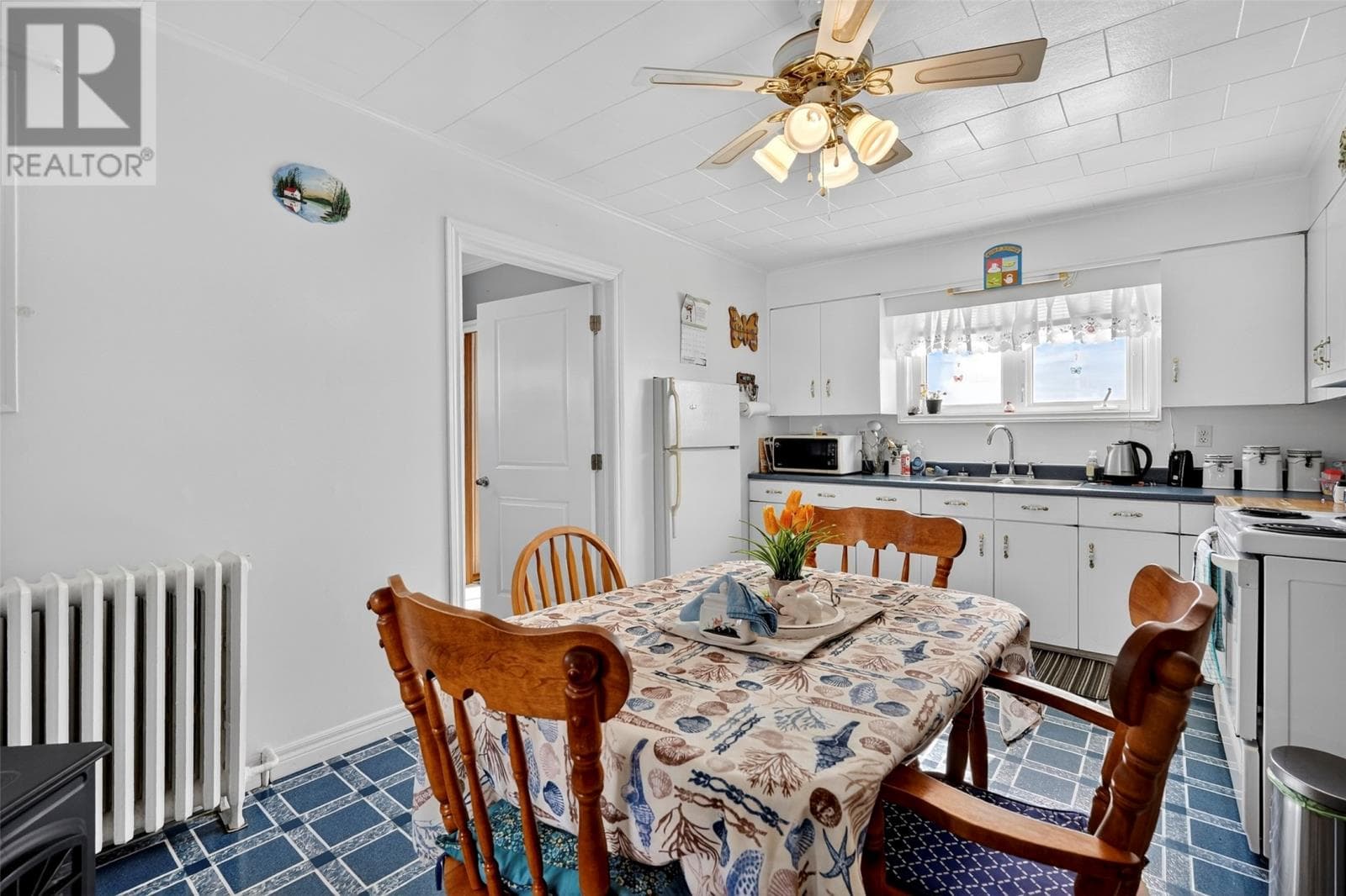 272 Bishops Cove Shore Road thumbnail 18