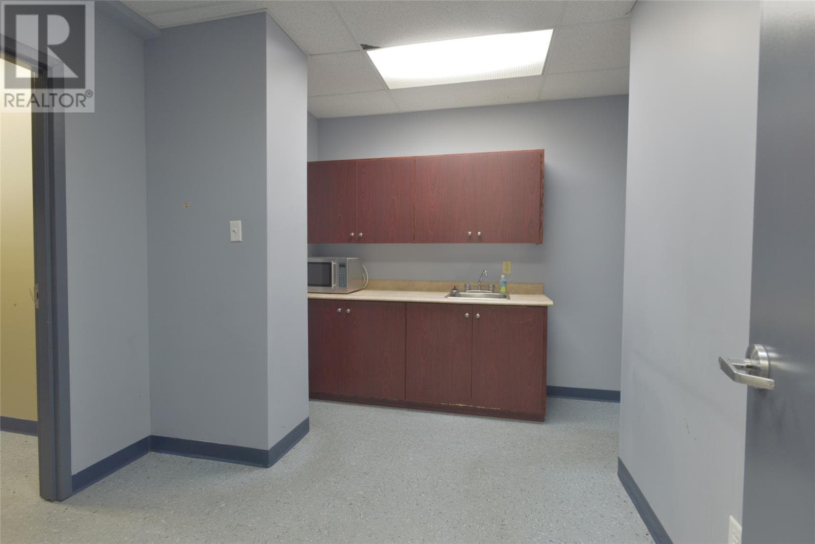 Unit 104 - 187 Kenmount Road thumbnail 14