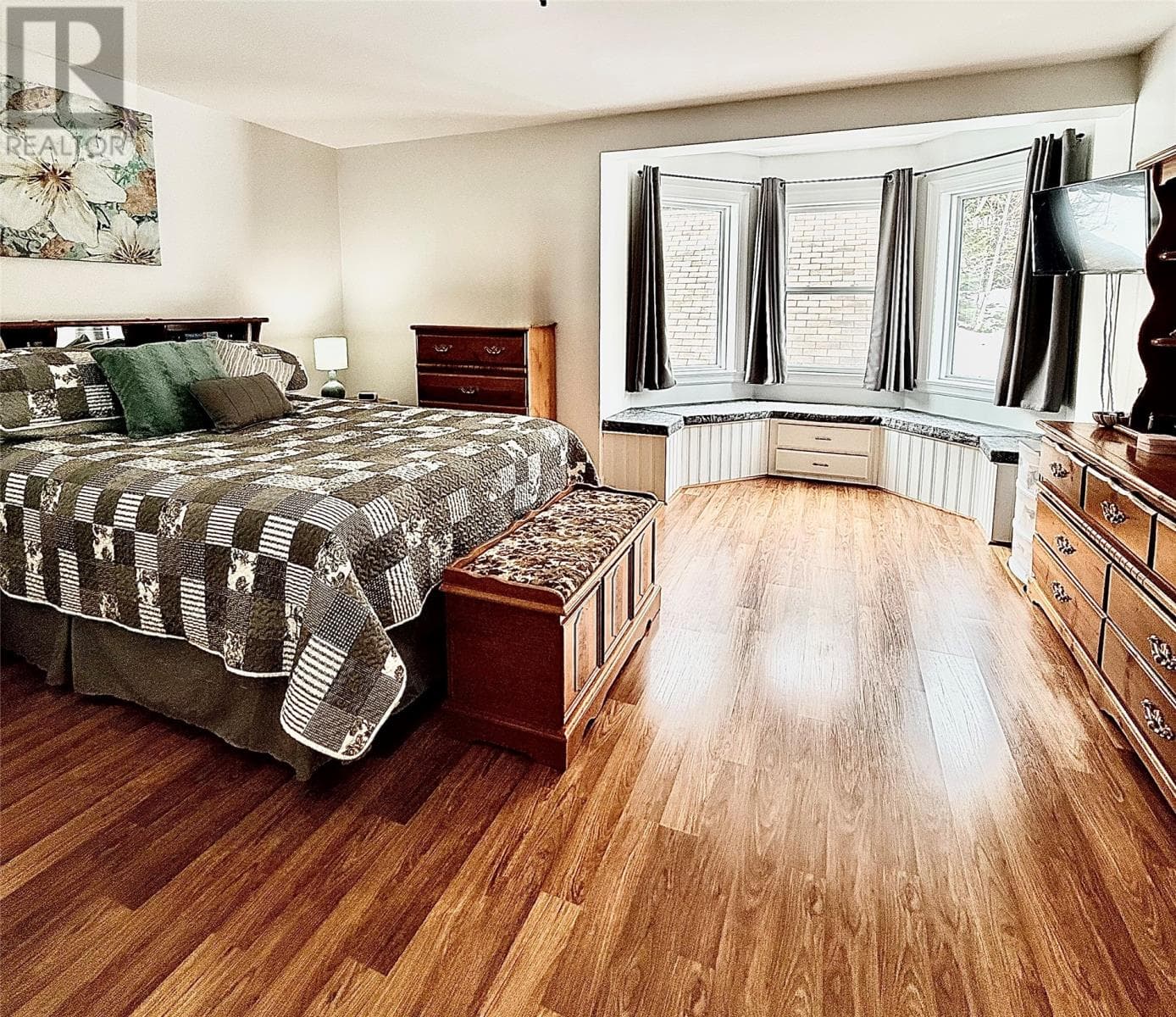 2 Elliott Place thumbnail 16