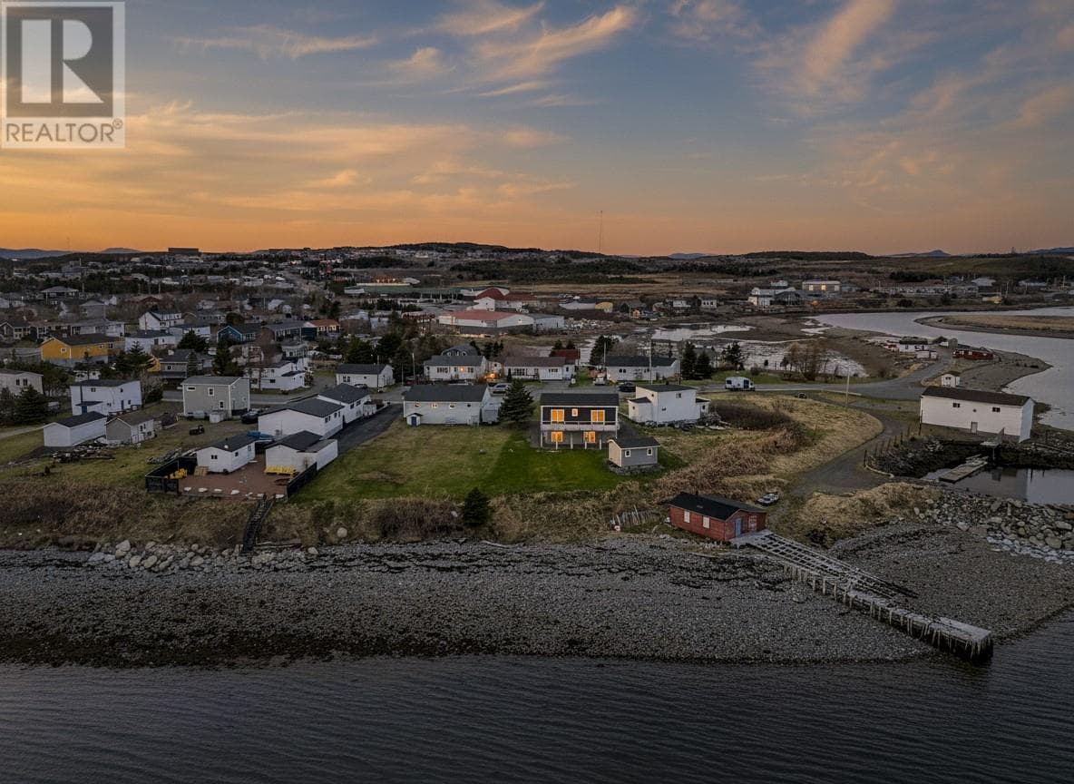 14 Tacks Beach Place