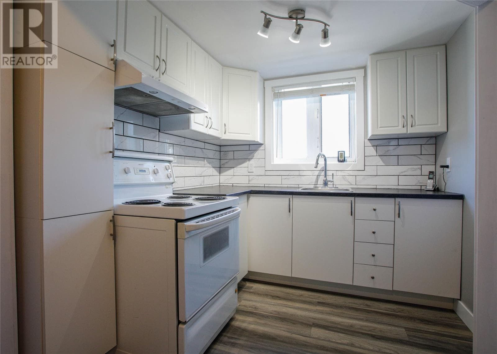 131 Canada Drive thumbnail 20