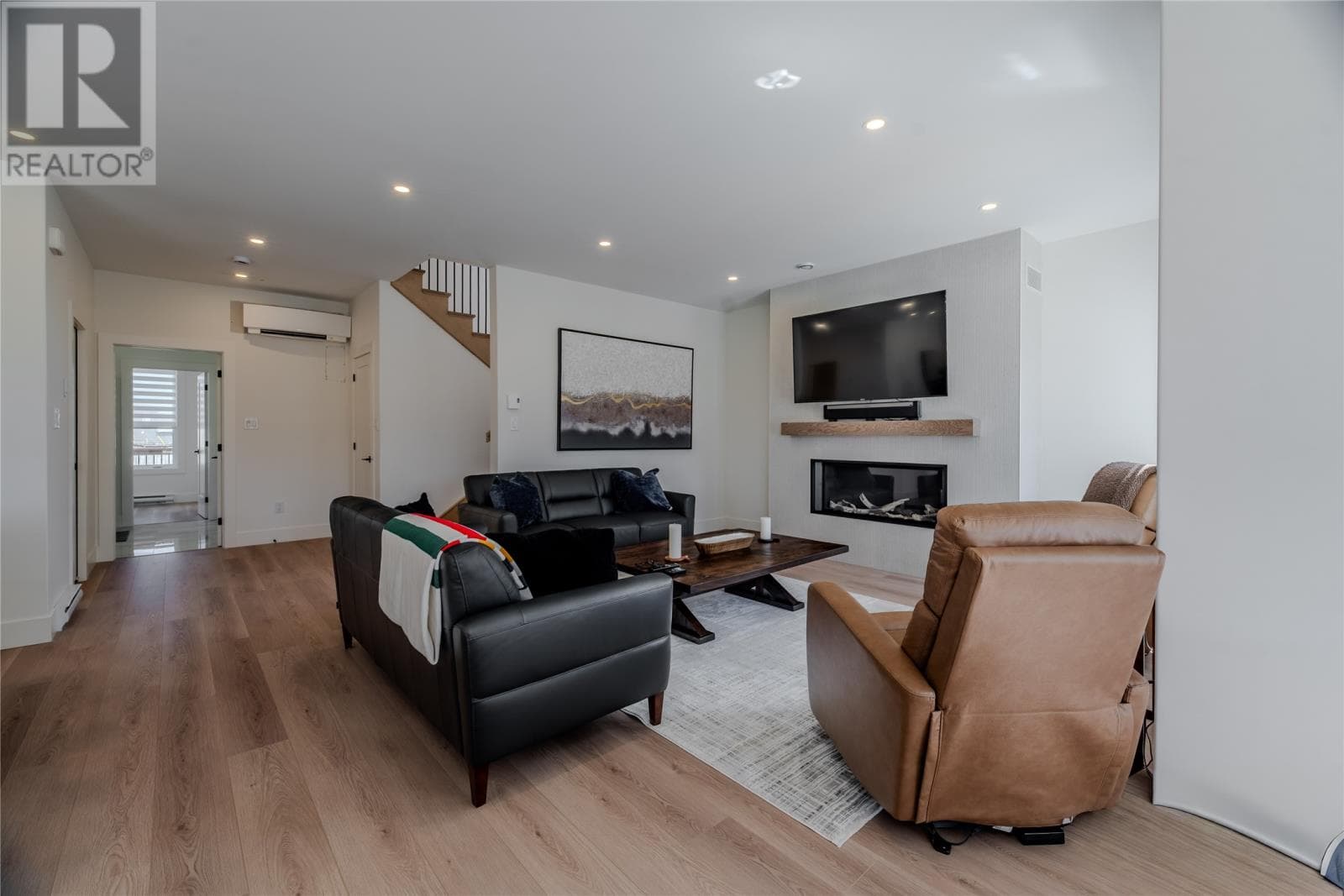 214 Cheeseman Drive thumbnail 14