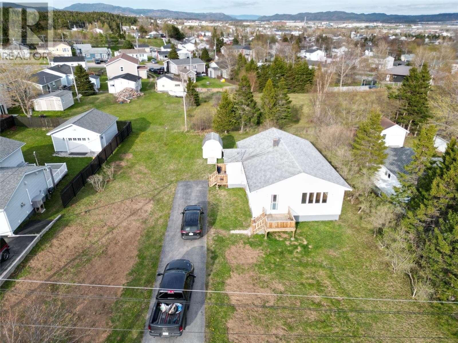 16 Hillcrest Drive thumbnail 2
