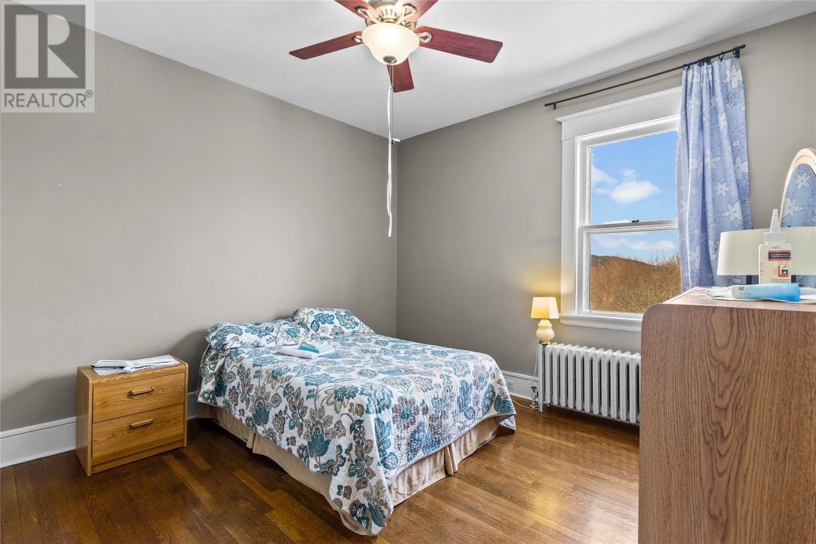8 Glenridge Crescent thumbnail 11