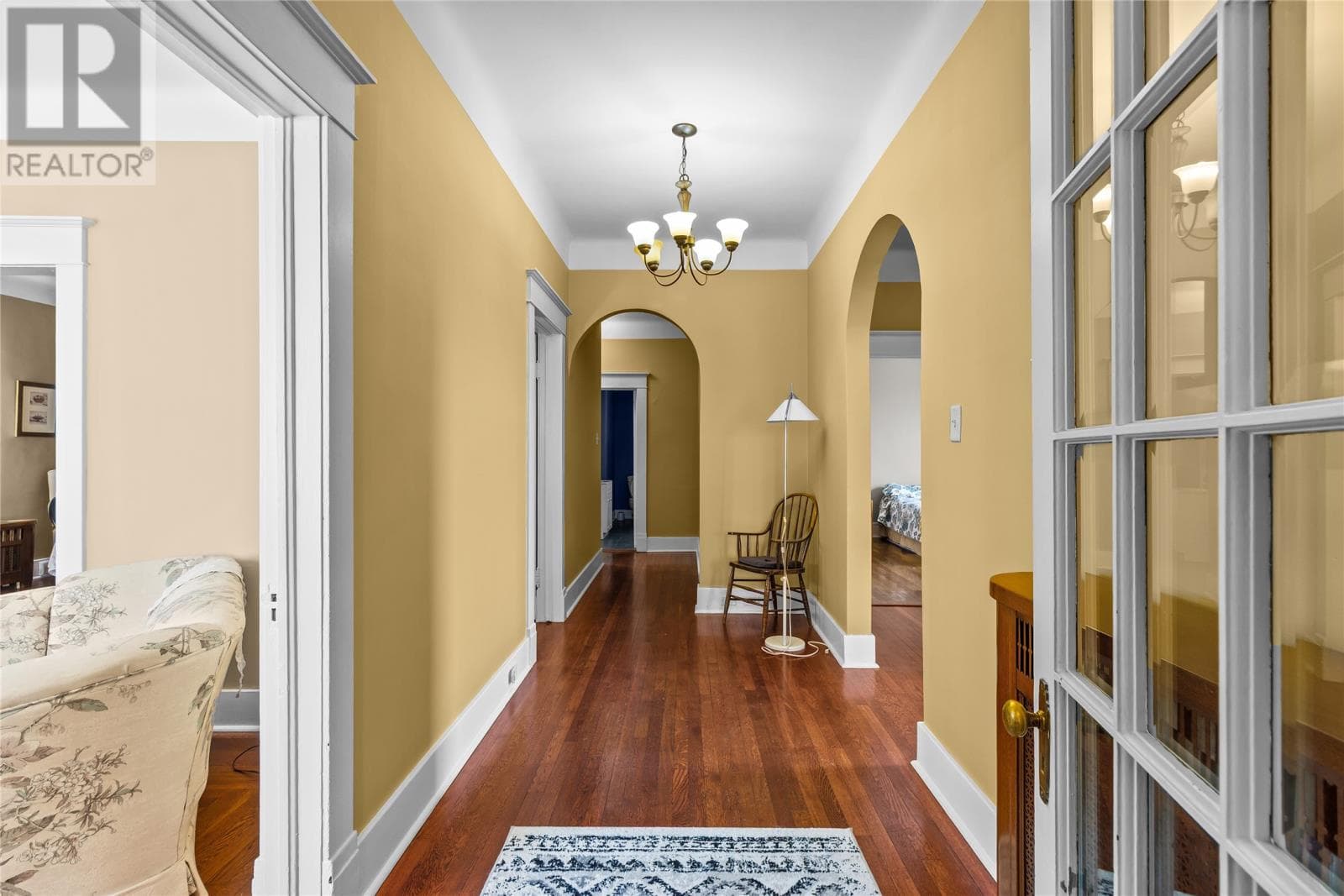 8 Glenridge Crescent thumbnail 6