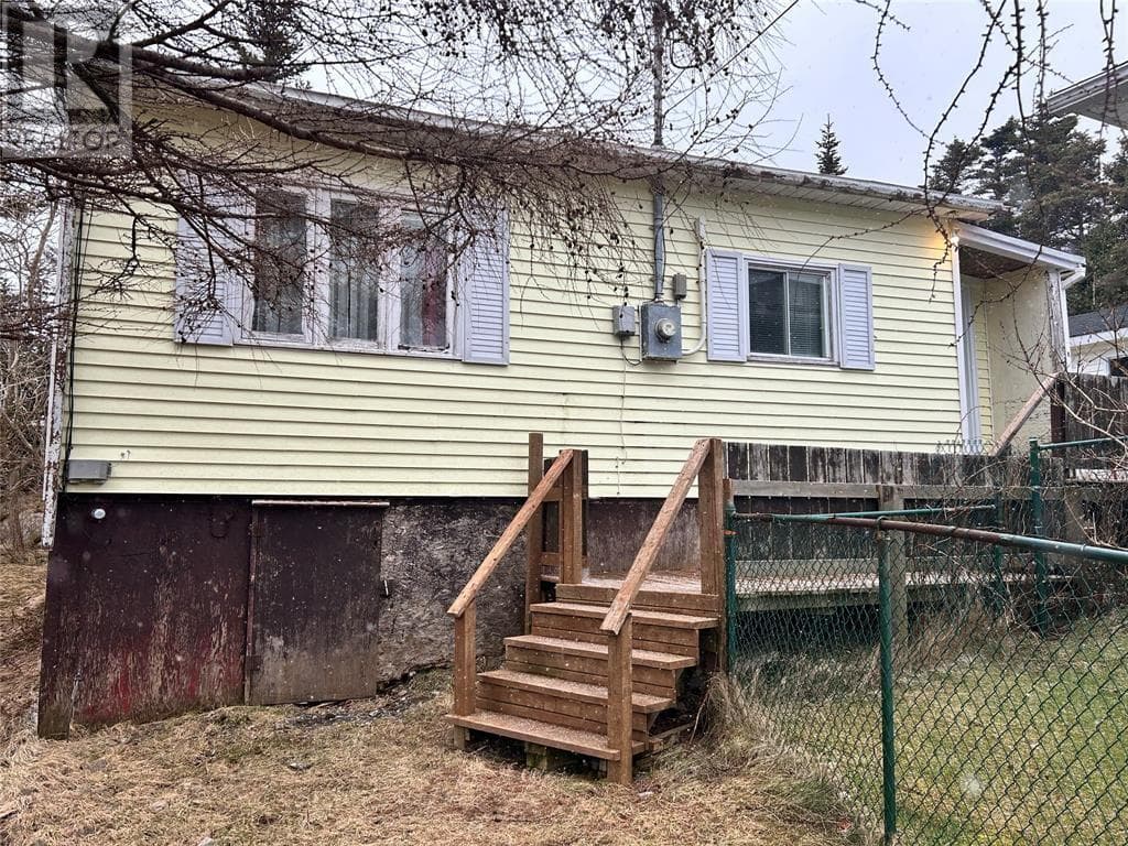 25A Sampson's Lane