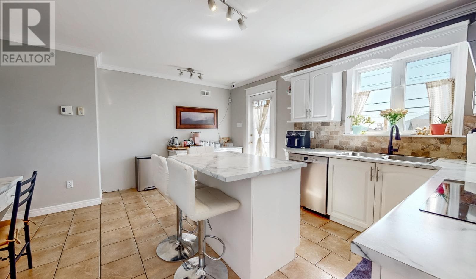 323 Stavanger Drive thumbnail 12
