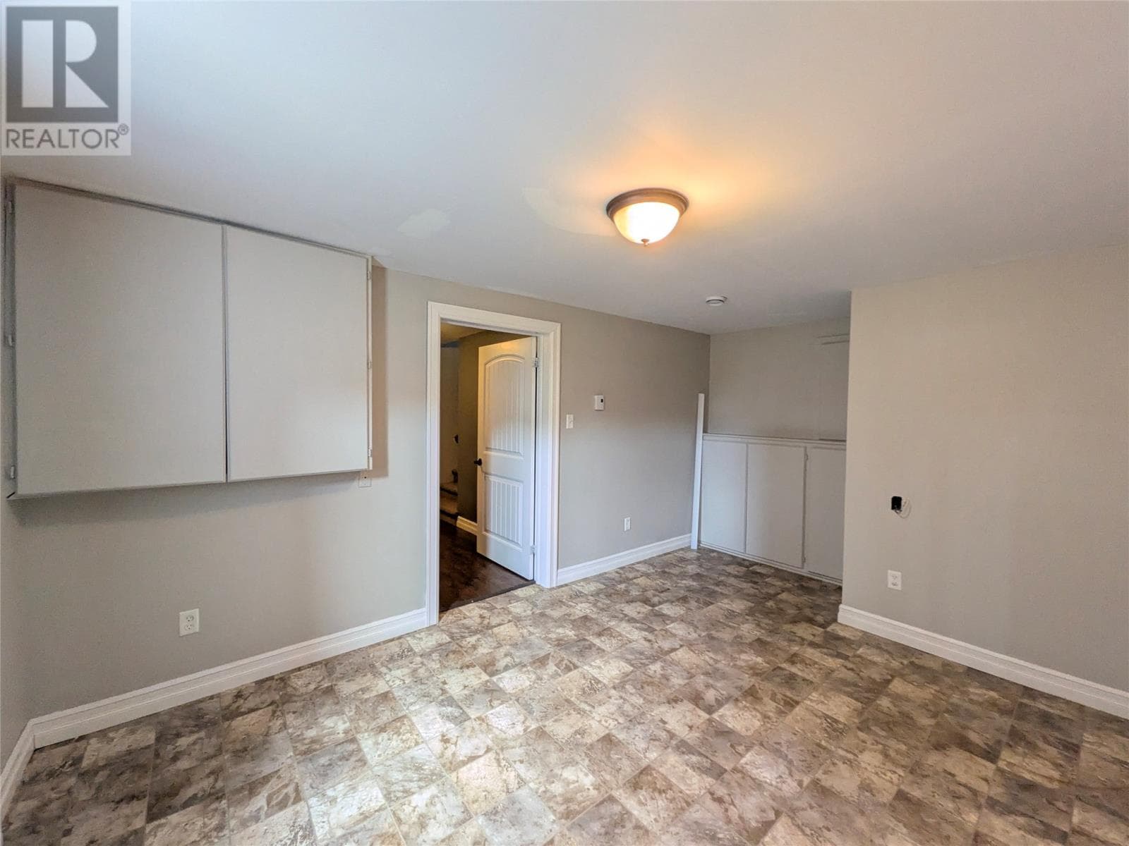 180 Ladysmith Drive thumbnail 15