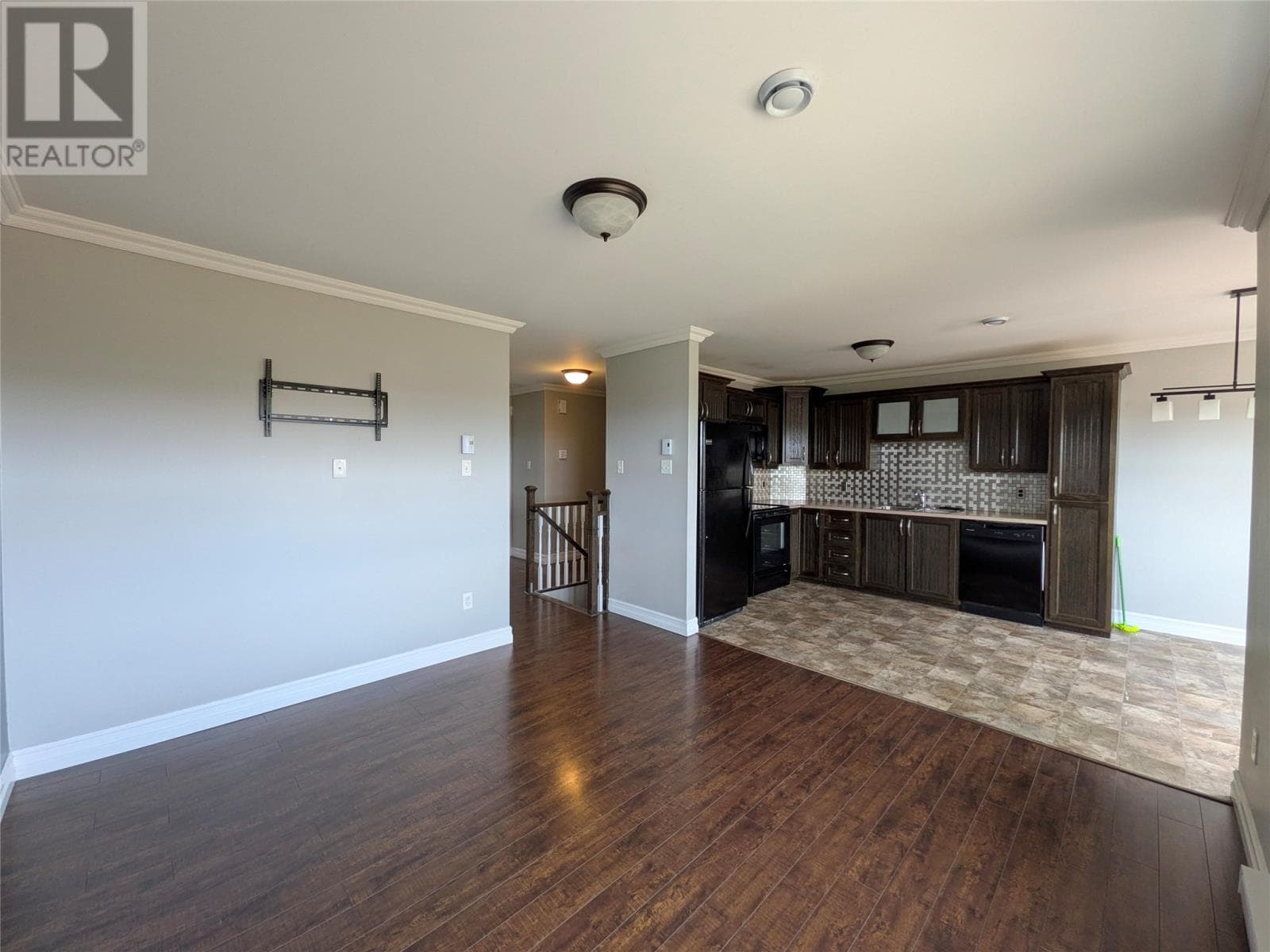 180 Ladysmith Drive thumbnail 7
