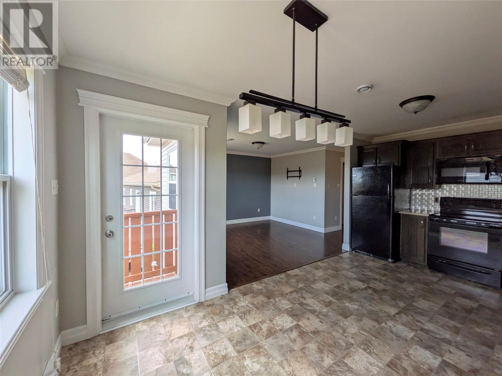 180 Ladysmith Drive thumbnail 9