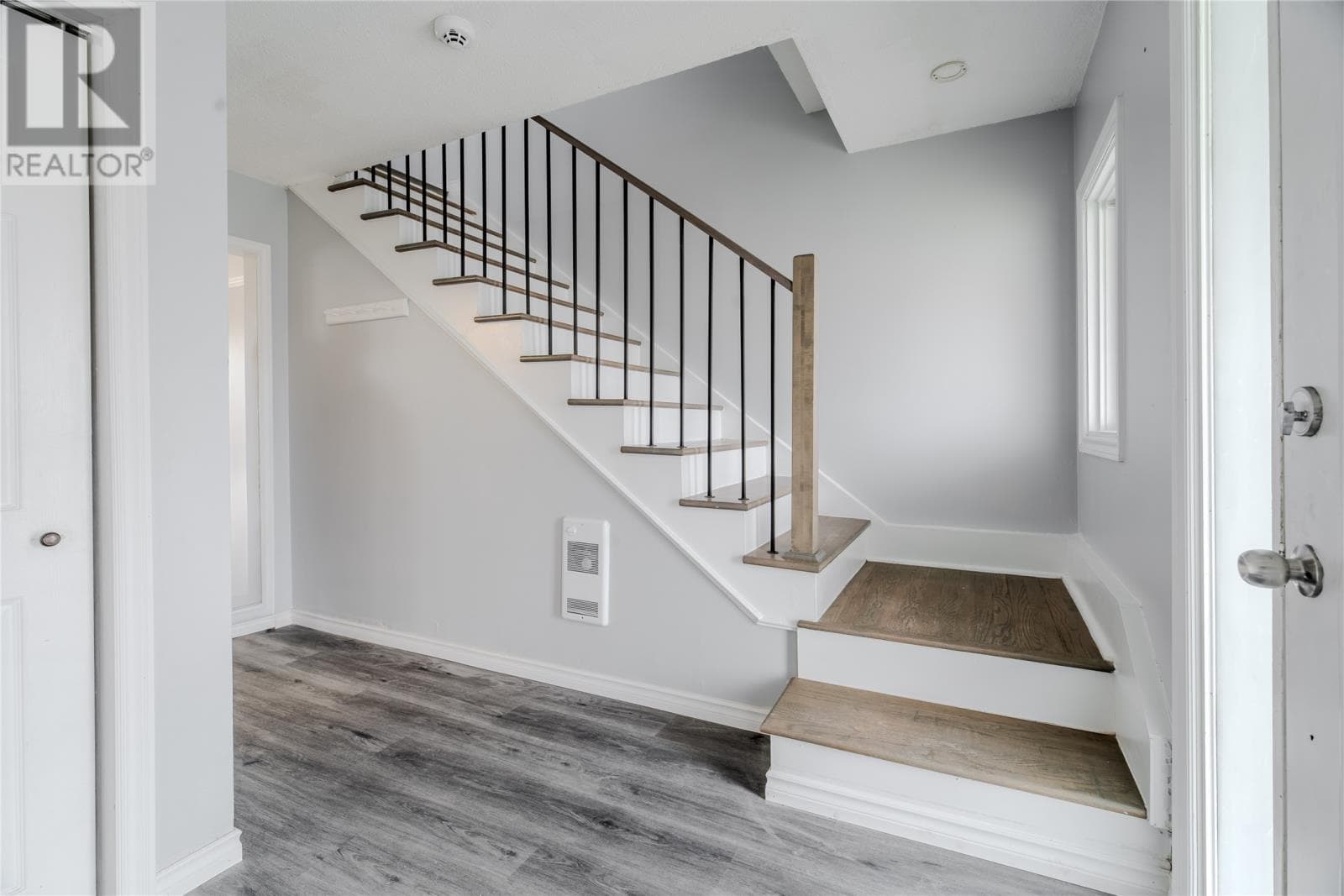 375 Newfoundland Drive thumbnail 11