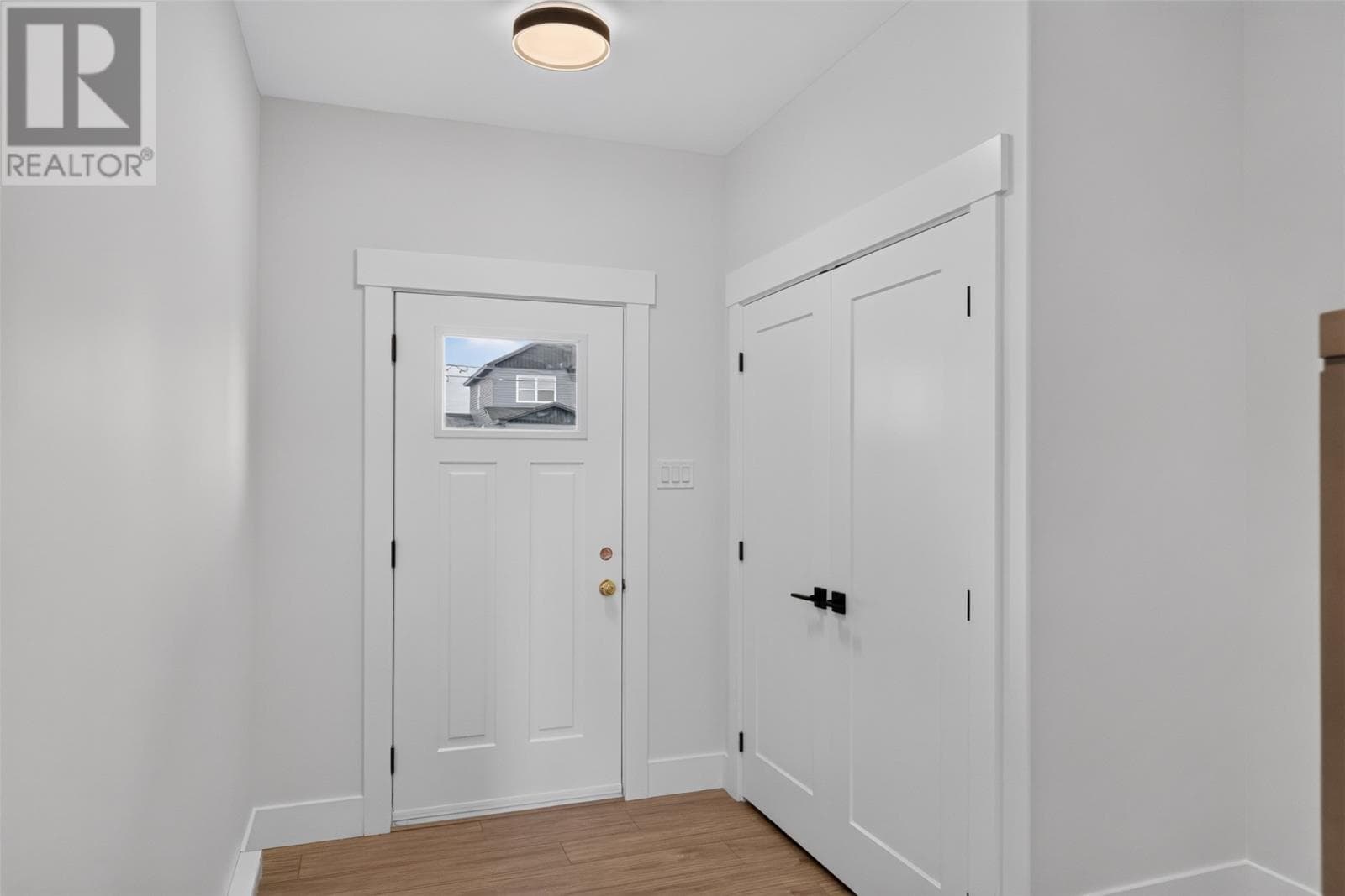 99 Trenton Drive thumbnail 4