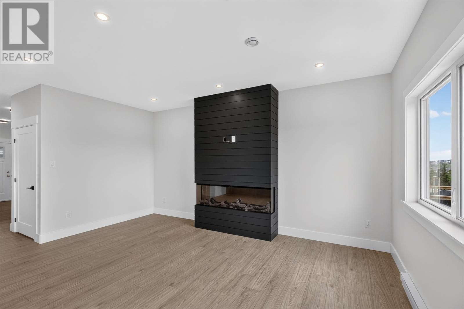 99 Trenton Drive thumbnail 8