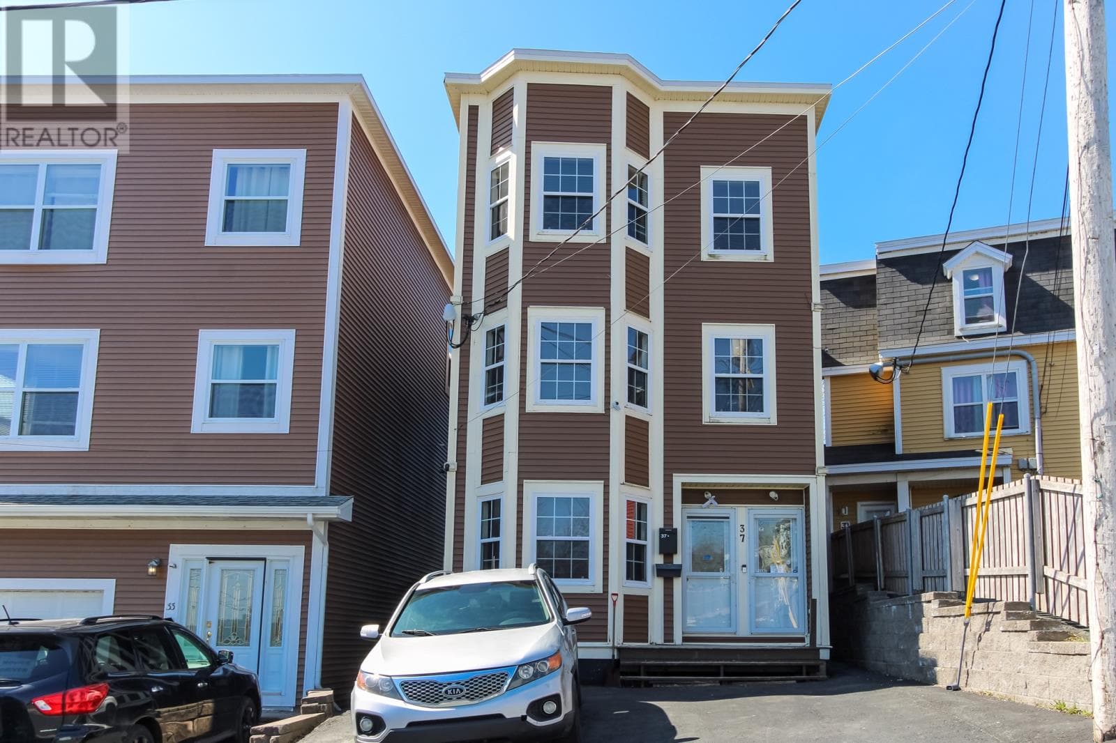 37 Flower Hill